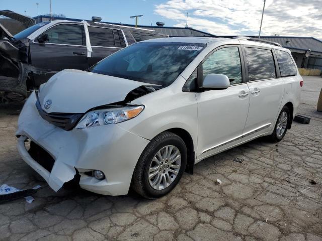 5TDYZ3DCXHS773503 - 2017 TOYOTA SIENNA XLE WHITE photo 1