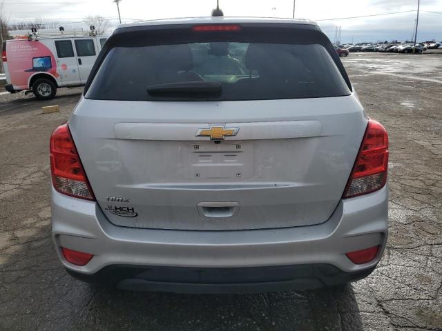 3GNCJKSB8LL112905 - 2020 CHEVROLET TRAX LS SILVER photo 6