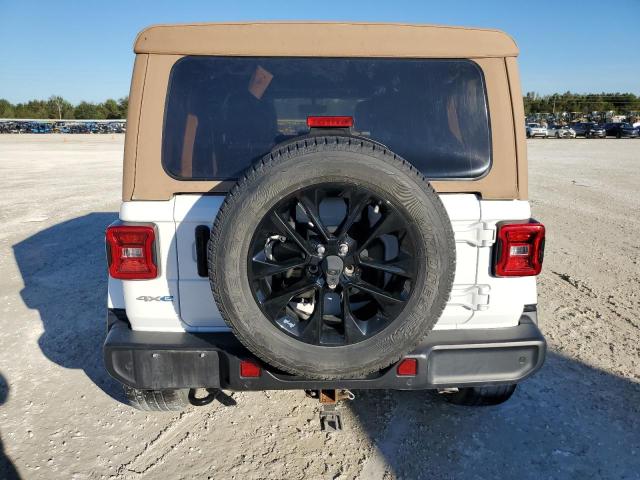 1C4JJXP62MW677073 - 2021 JEEP WRANGLER U SAHARA 4XE WHITE photo 6