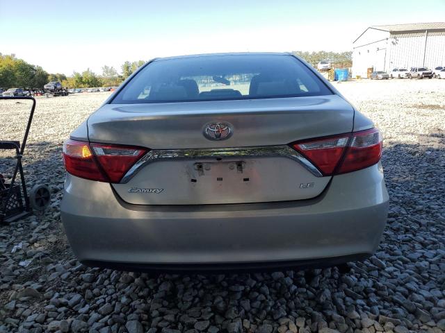 4T1BF1FK1HU713687 - 2017 TOYOTA CAMRY LE 银色 照片 6