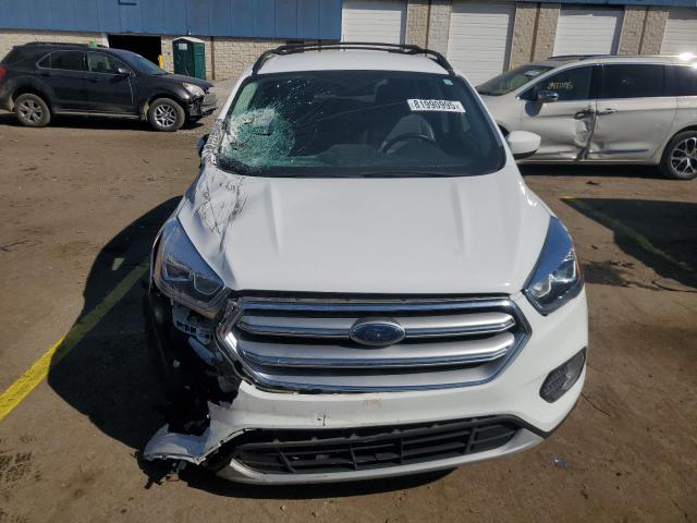 1FMCU0G98HUA91752 - 2017 FORD ESCAPE SE WHITE photo 5