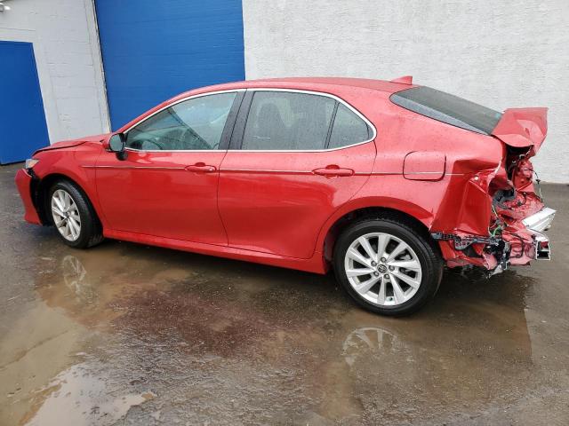 4T1R11AK7PU126557 - 2023 TOYOTA CAMRY LE RED photo 2