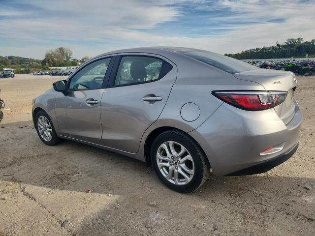 3MYDLBZV6GY119353 - 2016 TOYOTA SCION IA SILVER photo 2