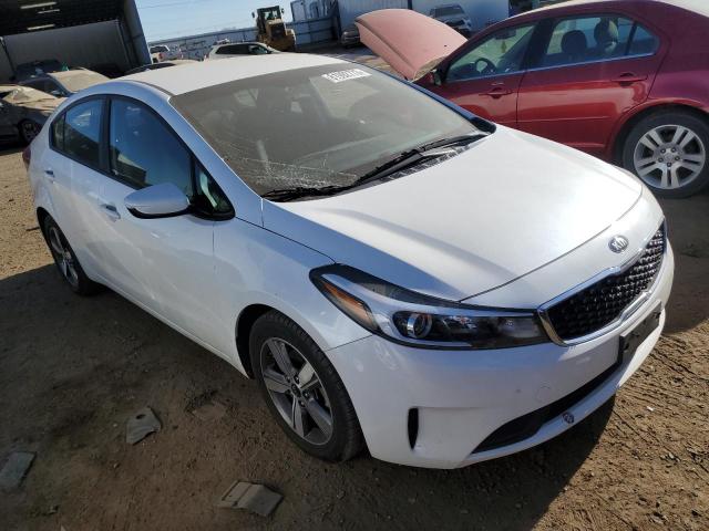 3KPFL4A71JE269542 - 2018 KIA FORTE LX WHITE photo 4