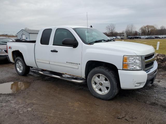 2GCEK290591126497 - 2009 CHEVROLET silverado K1500 LT WHITE photo 4