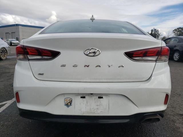 5NPE24AF7KH755498 - 2019 HYUNDAI SONATA SE WHITE photo 6