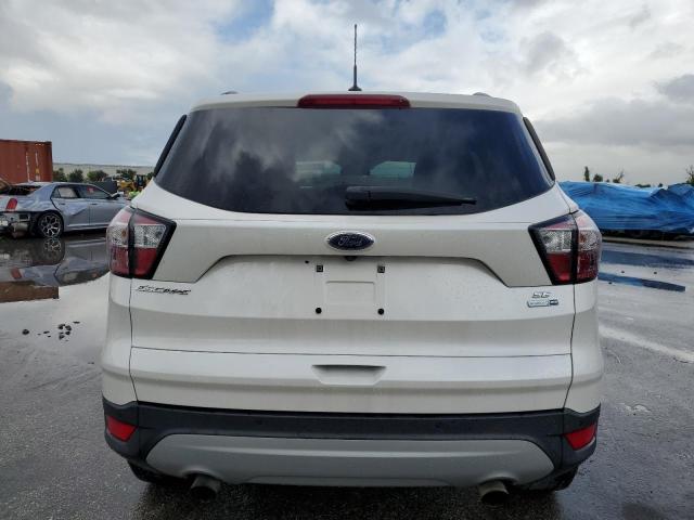 1FMCU9G94HUD95701 - 2017 FORD ESCAPE SE 白色 照片 6