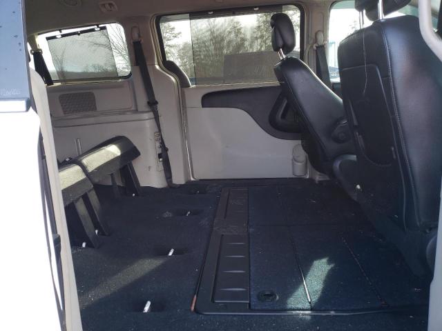 2C4RC1CG8CR412108 - 2012 CHRYSLER TOWN & COU TOURING L WHITE photo 11