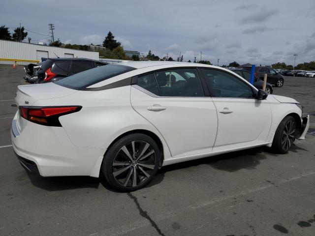 1N4BL4CVXMN407370 - 2021 NISSAN ALTIMA SR WHITE photo 3