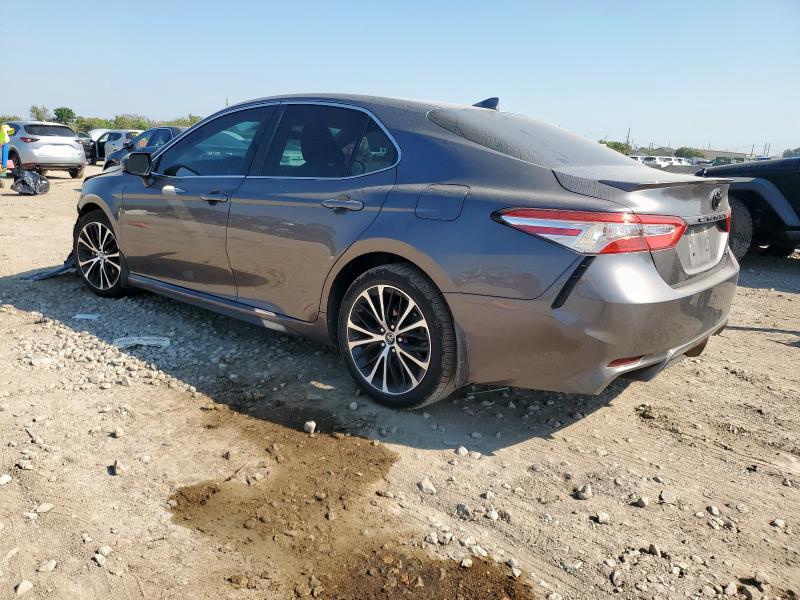 4T1G11AK8LU905306 - 2020 TOYOTA CAMRY SE ნაცრისფერი ფოტო 2