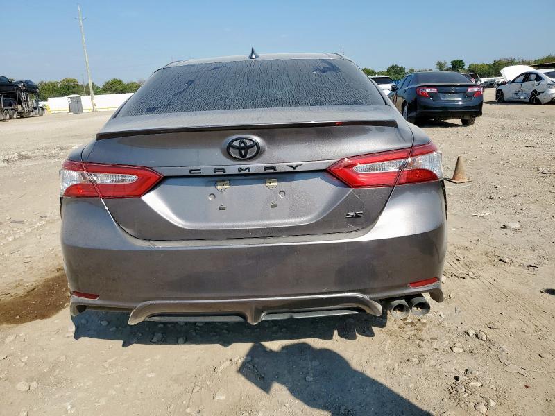 4T1G11AK8LU905306 - 2020 TOYOTA CAMRY SE ნაცრისფერი ფოტო 6