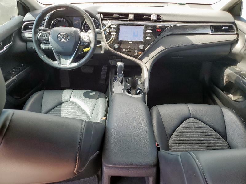 4T1G11AK8LU905306 - 2020 TOYOTA CAMRY SE ნაცრისფერი ფოტო 8