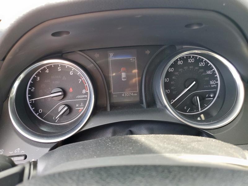 4T1G11AK8LU905306 - 2020 TOYOTA CAMRY SE ნაცრისფერი ფოტო 9