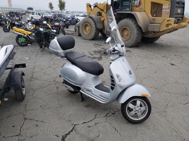 ZAPM319K175008025 - 2007 VESPA GRANTURISM 200 SILVER photo 1