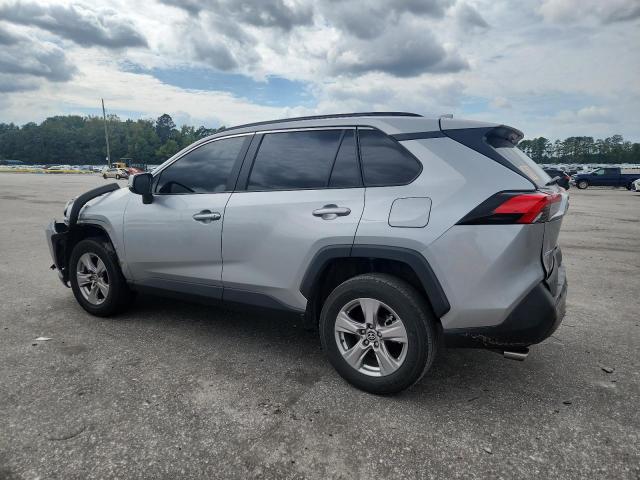 2T3W1RFV9PW257310 - 2023 TOYOTA RAV4 XLE 银色 照片 2