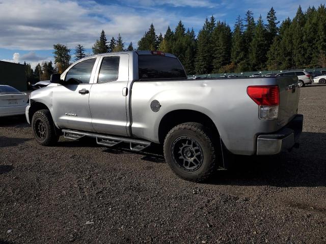 5TFUM5F19DX042988 - 2013 TOYOTA TUNDRA DOUBLE CAB SR5 SILVER photo 2