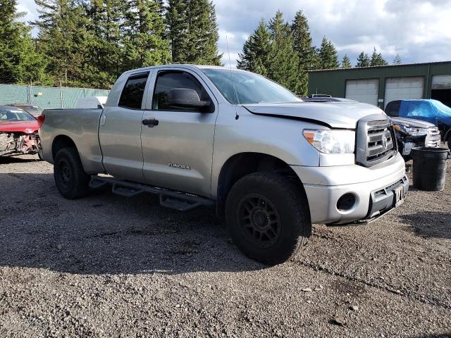 5TFUM5F19DX042988 - 2013 TOYOTA TUNDRA DOUBLE CAB SR5 SILVER photo 4