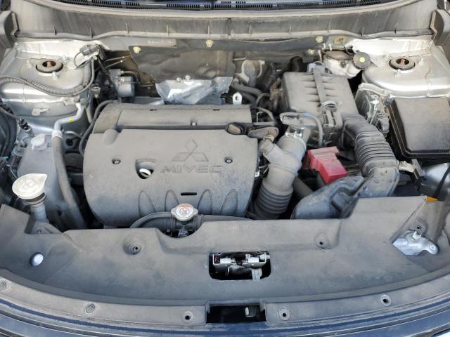 JA4AP4AU4LU030182 - 2020 MITSUBISHI OUTLANDER SE 银色 照片 12