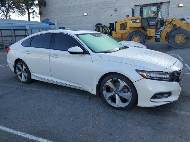 1HGCV1F96JA105925 - 2018 HONDA ACCORD TOURING 白色 照片 4