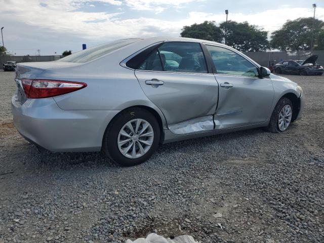 4T4BF1FK5GR521984 - 2016 TOYOTA CAMRY LE SILVER photo 3