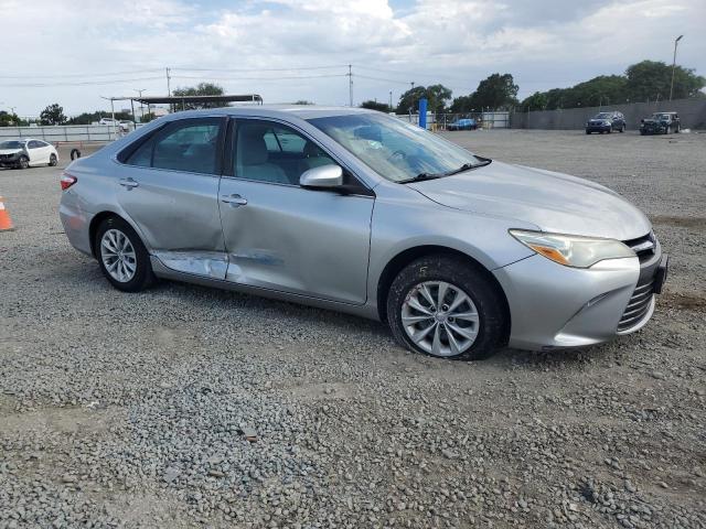 4T4BF1FK5GR521984 - 2016 TOYOTA CAMRY LE SILVER photo 4