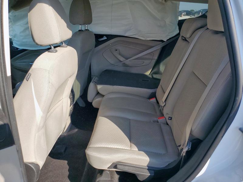 1FMCU0GD7HUD76110 - 2017 FORD ESCAPE SE WHITE photo 11