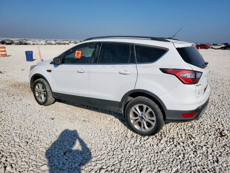 1FMCU0GD7HUD76110 - 2017 FORD ESCAPE SE WHITE photo 2