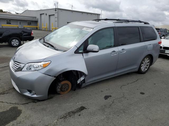 2013 TOYOTA SIENNA XLE, 