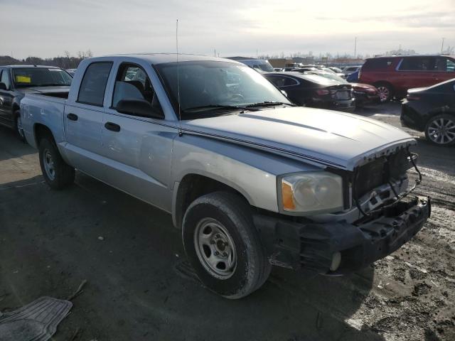 1D7HE28K86S503459 - 2006 DODGE DAKOTA QUAD SILVER photo 4