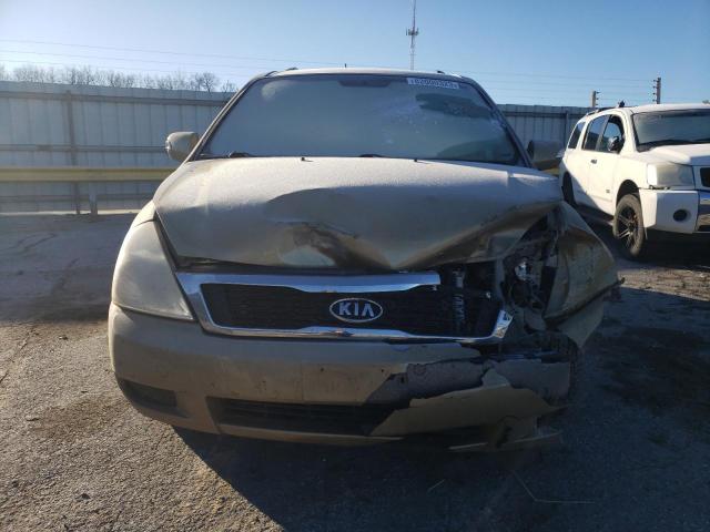 KNDMG4C73B6413561 - 2011 KIA SEDONA LX GOLD photo 5