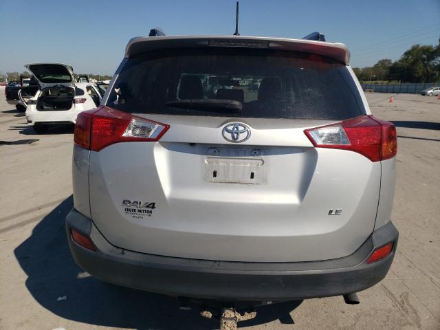 JTMZFREV7FJ057863 - 2015 TOYOTA RAV4 LE Gümüş foto 6