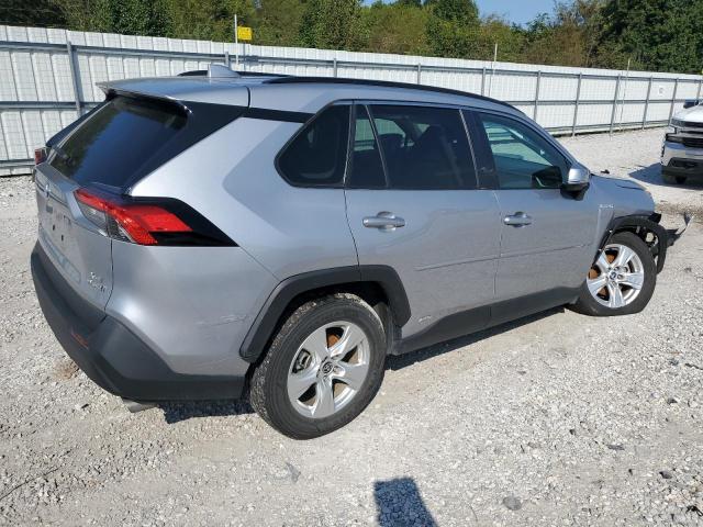 4T3RWRFV1MU037833 - 2021 TOYOTA RAV4 XLE SILVER photo 3