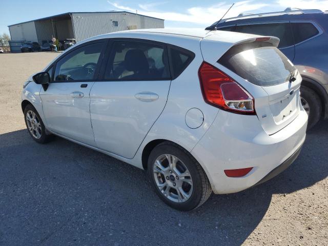 3FADP4EJ3FM216698 - 2015 FORD FIESTA SE WHITE photo 2