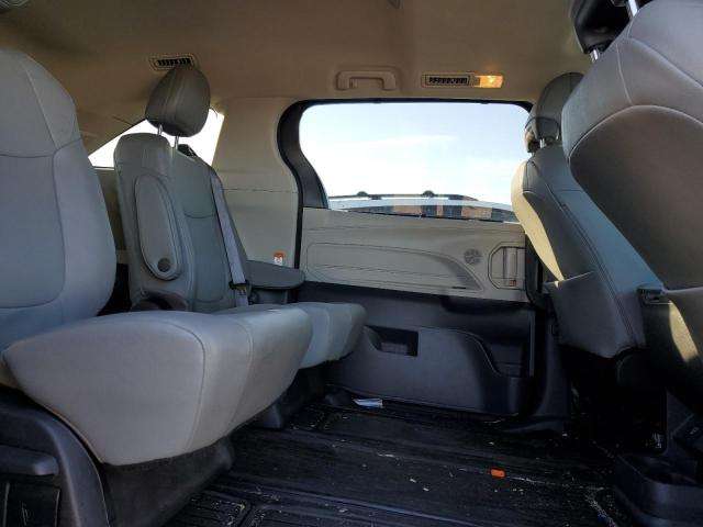 5TDJRKECXNS122264 - 2022 TOYOTA SIENNA XLE შავი ფოტო 11