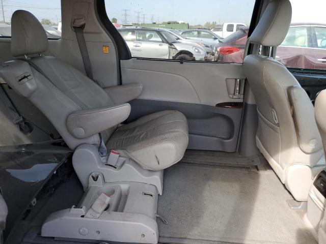 5TDYK3DC8CS279265 - 2012 TOYOTA SIENNA XLE GRAY photo 11
