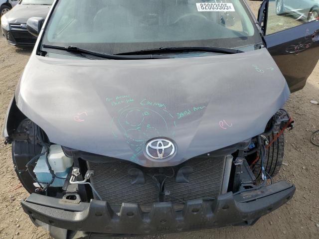 5TDYK3DC8CS279265 - 2012 TOYOTA SIENNA XLE GRAY photo 12