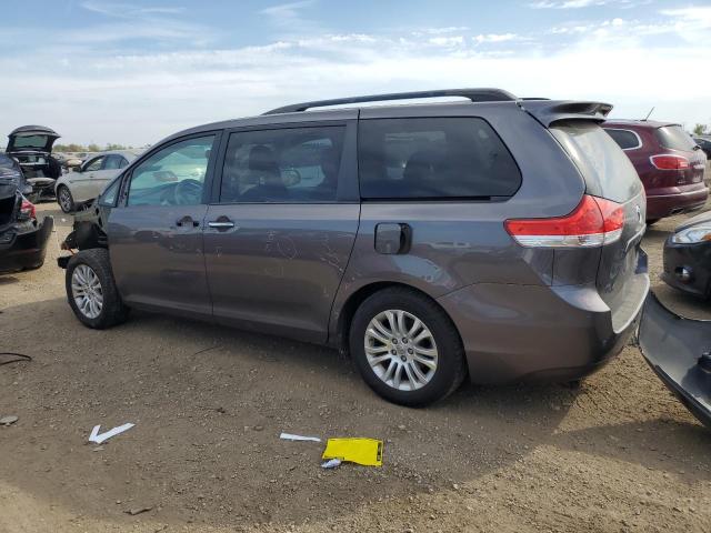 5TDYK3DC8CS279265 - 2012 TOYOTA SIENNA XLE GRAY photo 2