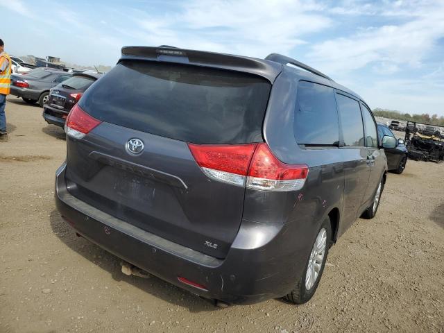 5TDYK3DC8CS279265 - 2012 TOYOTA SIENNA XLE GRAY photo 3