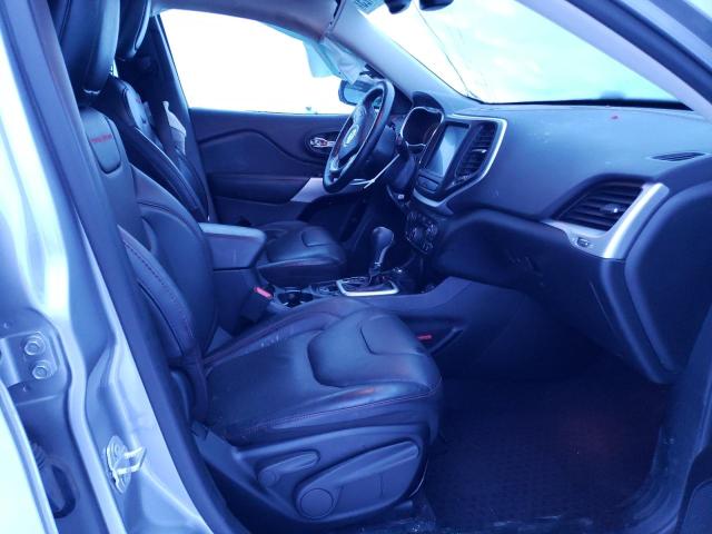 1C4PJMBS2HW601520 - 2017 JEEP CHEROKEE TRAILHAWK SILVER photo 5