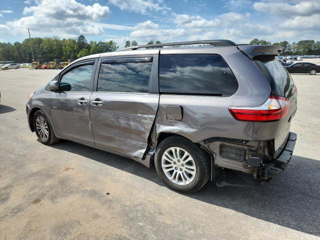 5TDYZ3DC6HS782697 - 2017 TOYOTA SIENNA XLE 灰色 照片 2