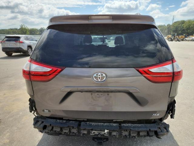 5TDYZ3DC6HS782697 - 2017 TOYOTA SIENNA XLE 灰色 照片 6