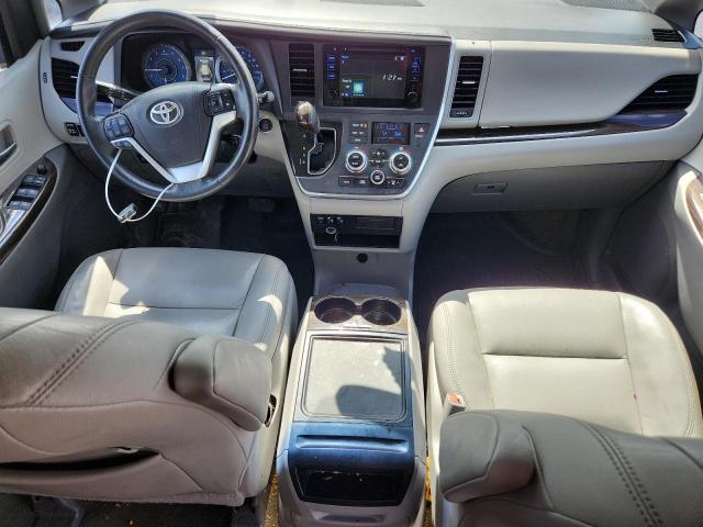 5TDYZ3DC6HS782697 - 2017 TOYOTA SIENNA XLE 灰色 照片 8