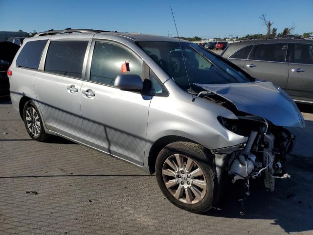 5TDDK3DC2ES083887 - 2014 TOYOTA SIENNA XLE SILVER photo 4