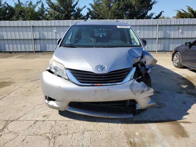 5TDKK3DC7CS198330 - 2012 TOYOTA SIENNA LE Արծաթագույն լուսանկար 5