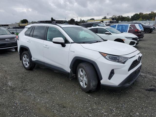 4T3R6RFV4MU023084 - 2021 TOYOTA RAV4 XLE WHITE photo 4
