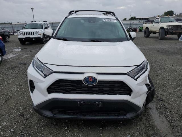 4T3R6RFV4MU023084 - 2021 TOYOTA RAV4 XLE WHITE photo 5