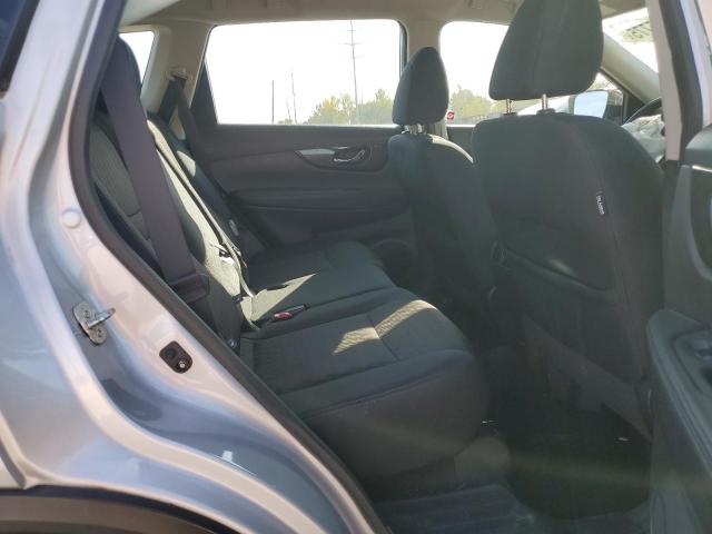 5N1AT2MV9JC729767 - 2018 NISSAN ROGUE S 银色 照片 10