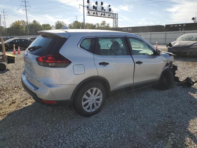 5N1AT2MV9JC729767 - 2018 NISSAN ROGUE S 银色 照片 3