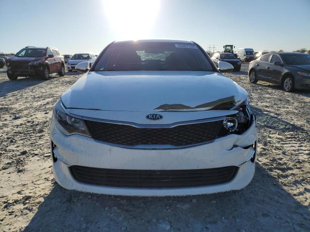 5XXGT4L37JG270359 - 2018 KIA OPTIMA LX WHITE photo 5