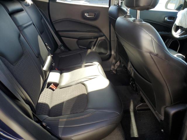 3C4NJDBB8JT270557 - 2018 JEEP COMPASS LATITUDE Bleu photo 11